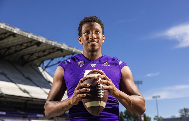 Washington quarterback Michael Penix Jr.
The Washington Huskies prepare for the 2022 campaign.
Players included are quarterbacks Sam Huard, Michael Penix Jr. and Dylan Morris; and DE Zion Tupuala-Fetui. 221261