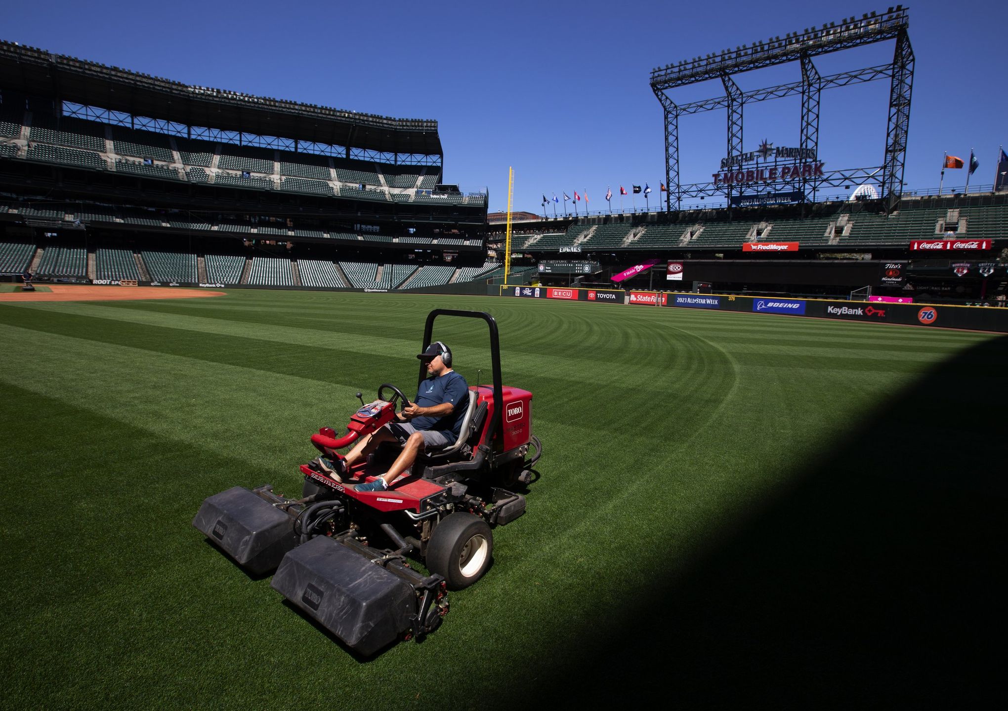 How the Mariners groundskeepers get T-Mobile Park ready for every game