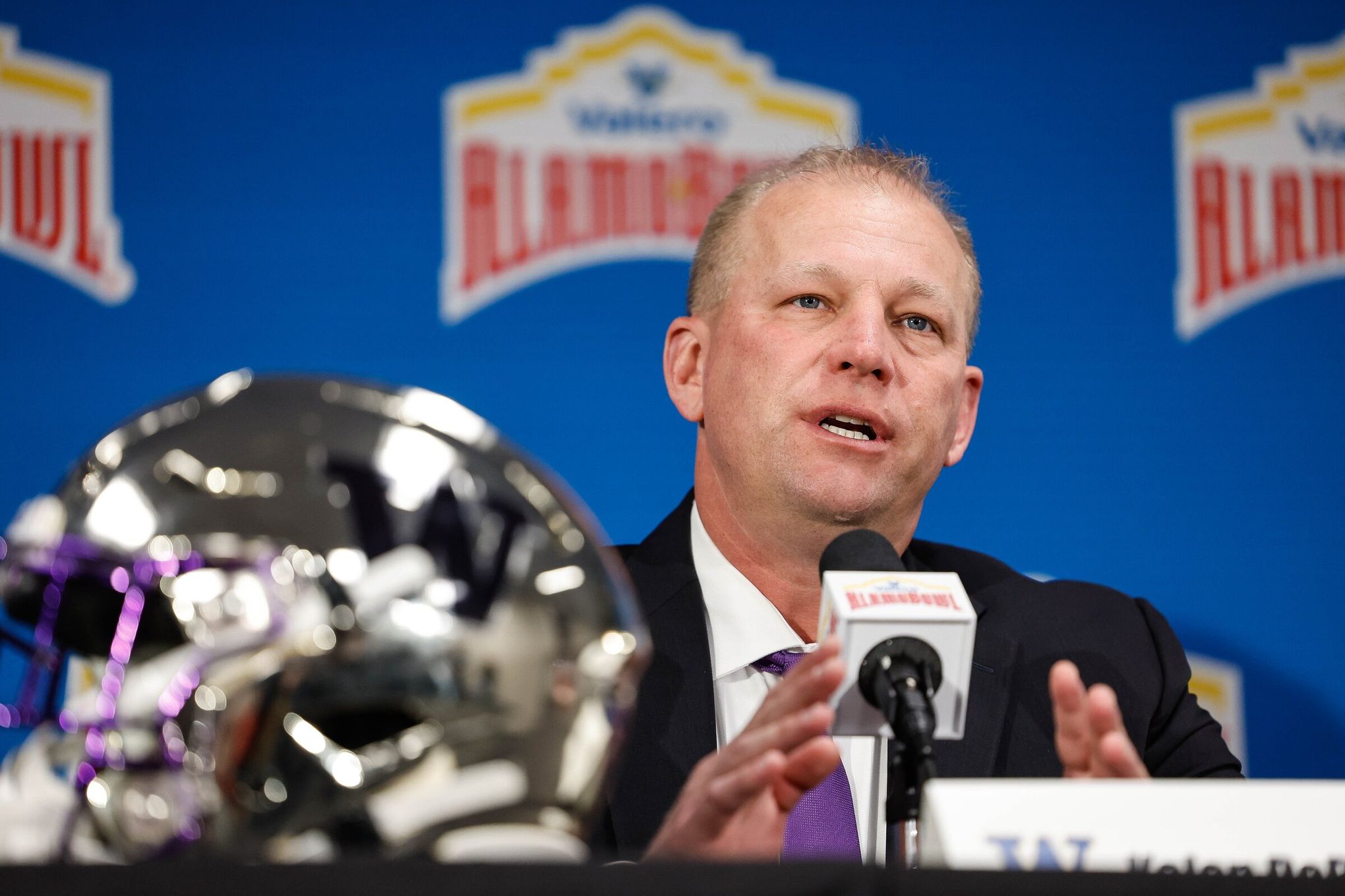 Alamo Bowl GameCenter: Live updates, highlights, how to watch, stream UW-Texas