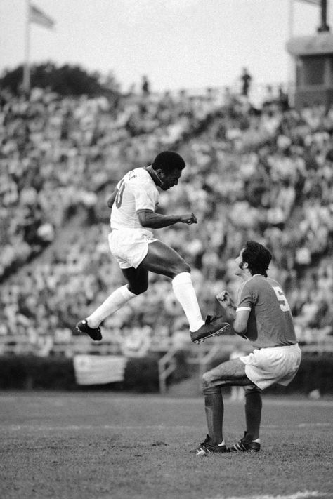 ‘Greatest of all time’: Pelé as described by his peers
