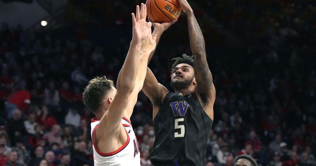 Huskies battle but can’t pull off historic road win at No. 5 Arizona