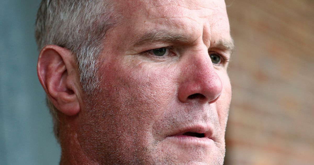 Favre sues Mississippi auditor over welfare scandal comments
