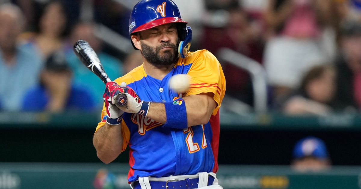 Altuve Undergoes Surgery to Repair Broken Thumb Suffered During World Baseball Classic