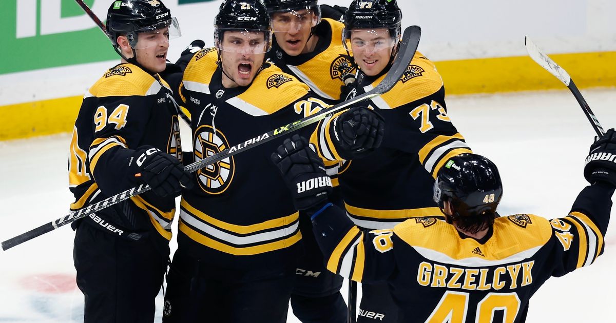 Boston Bruins Secure Atlantic Division Title with 2-1 Victory Over Tampa Bay Lightning