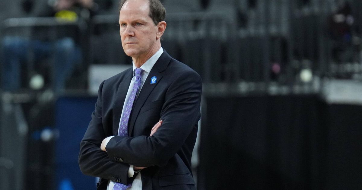 Costly buyout may be only thing that keeps UW from firing Mike Hopkins