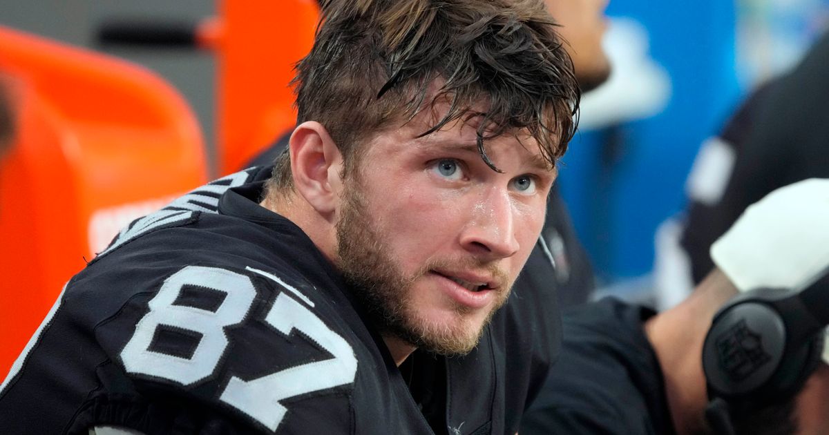 Foster Moreau, NFL Tight End, Announces He Has Cancer