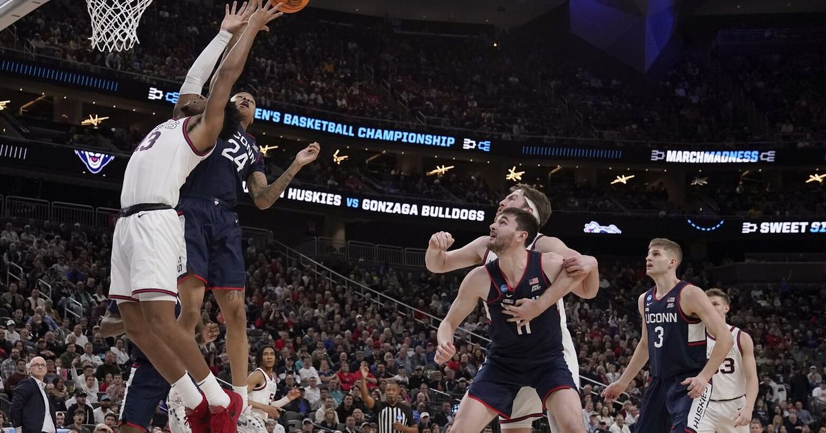 Gonzaga Bulldogs and Connecticut Huskies Face Off in Elite Eight Matchup