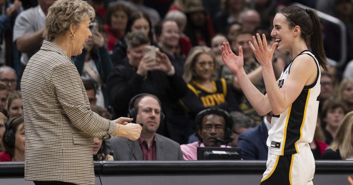 Iowa's Caitlin Clark and Louisville's Hailey Van Lith Deliver Thrilling Women's Basketball Matchup