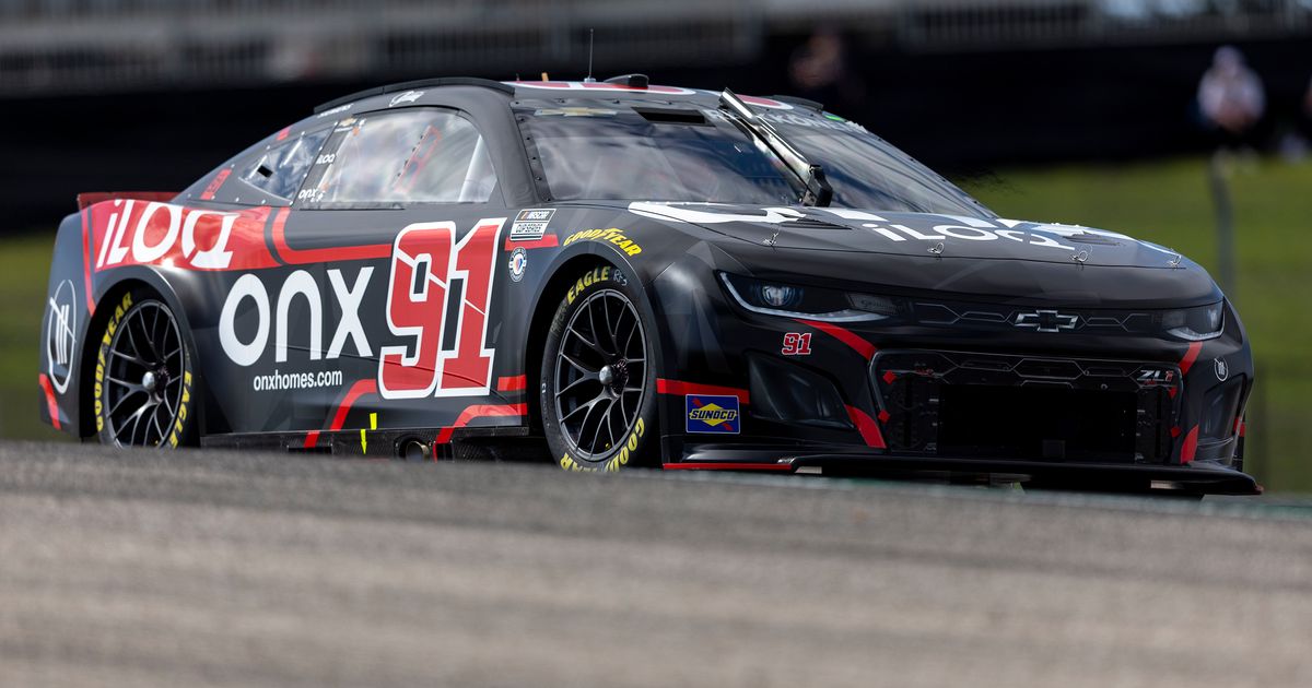 Kimi Raikkonen and Jenson Button Compete in NASCAR at Circuit of the Americas