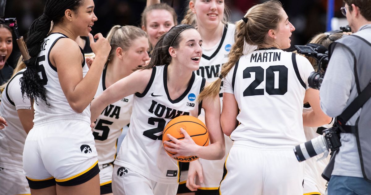 South Carolina Women's Basketball Team and Iowa's Megan Gustafson Reach NCAA Women's Final Four Unbeaten