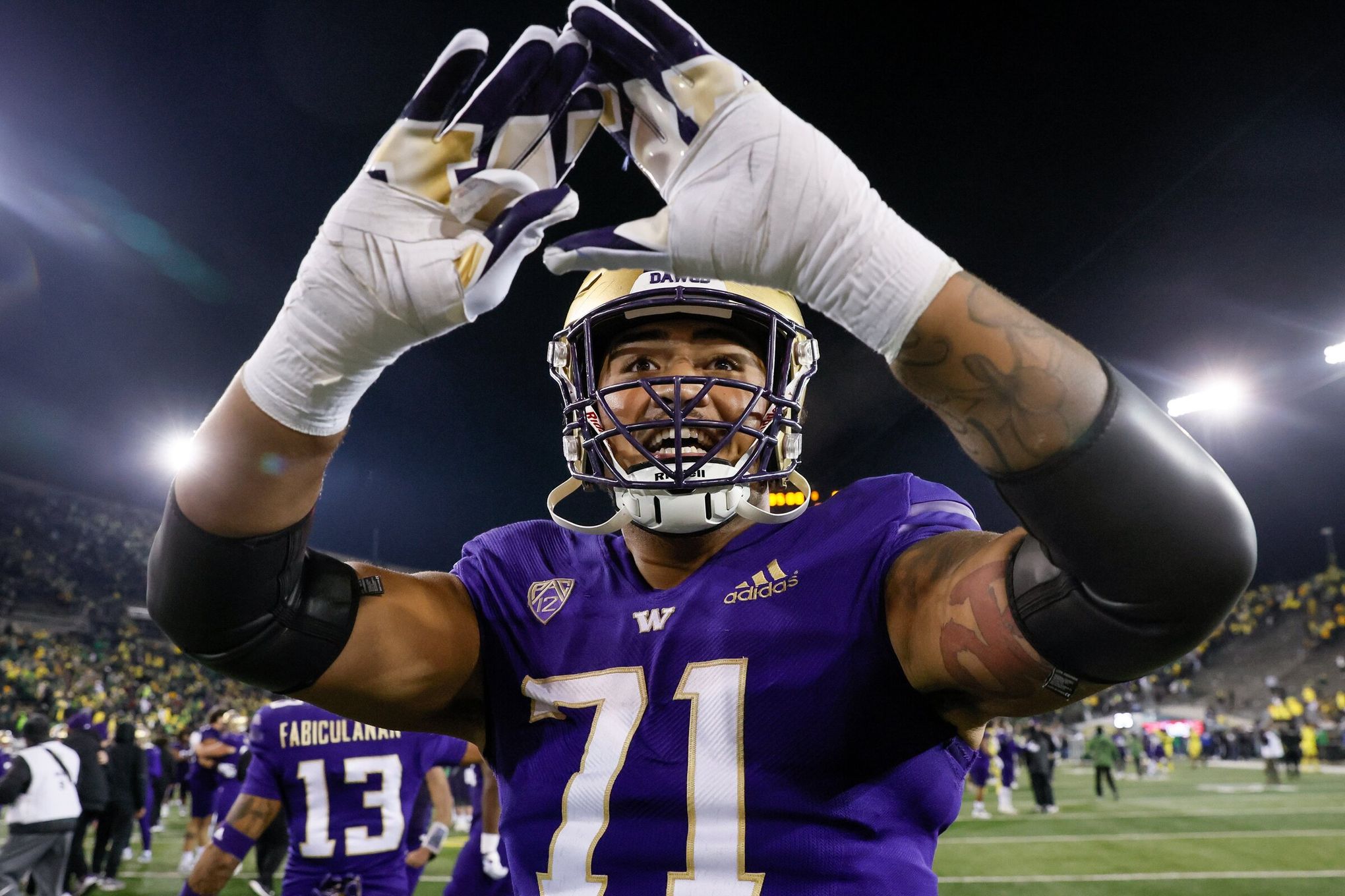 UW football mailbag: Does offensive line have enough depth? Who will be breakout player on defense?