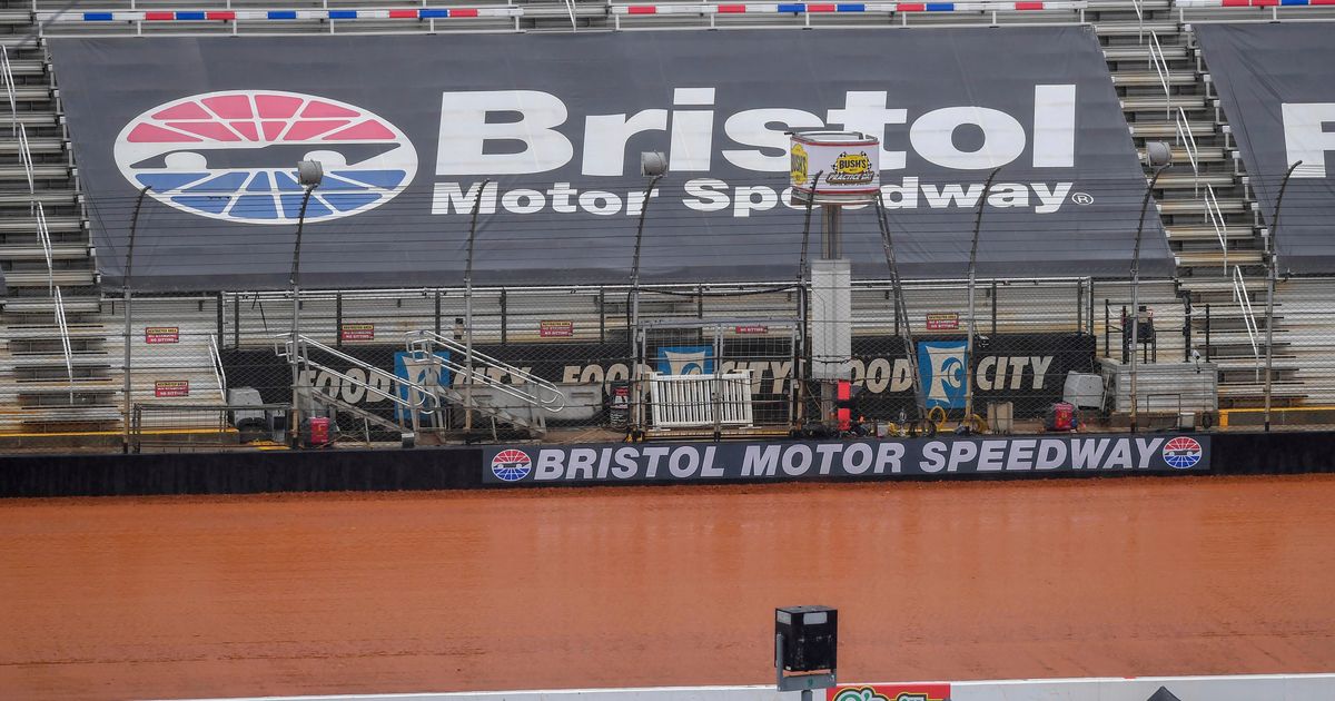 Bell Wins Bristol Dirt Race, Outrunning Reddick