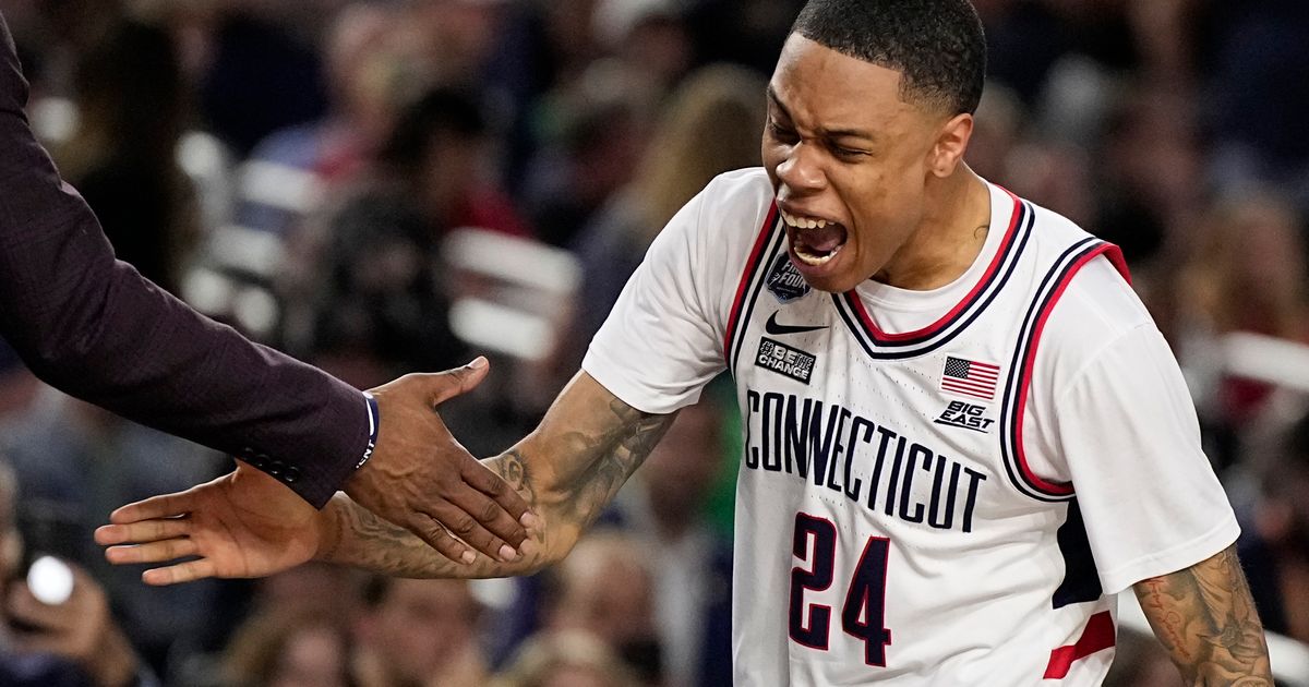 Cousins Hawkins and Reese Win Titles on Consecutive Days