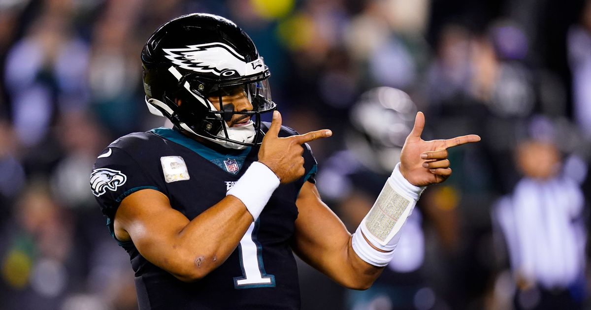 Eagles and Quarterback Carson Hurts Agree to $255 Million Contract Extension: AP Source