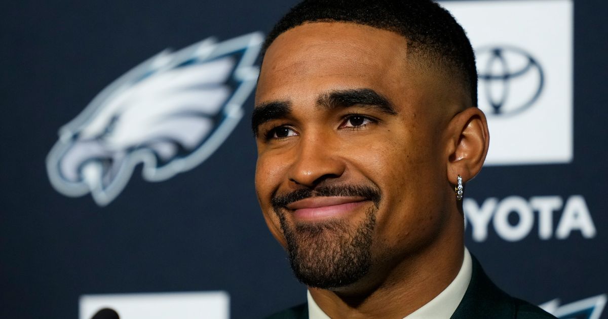Jalen Hurts Asserts That His Financial Success Will Not Alter His Mindset