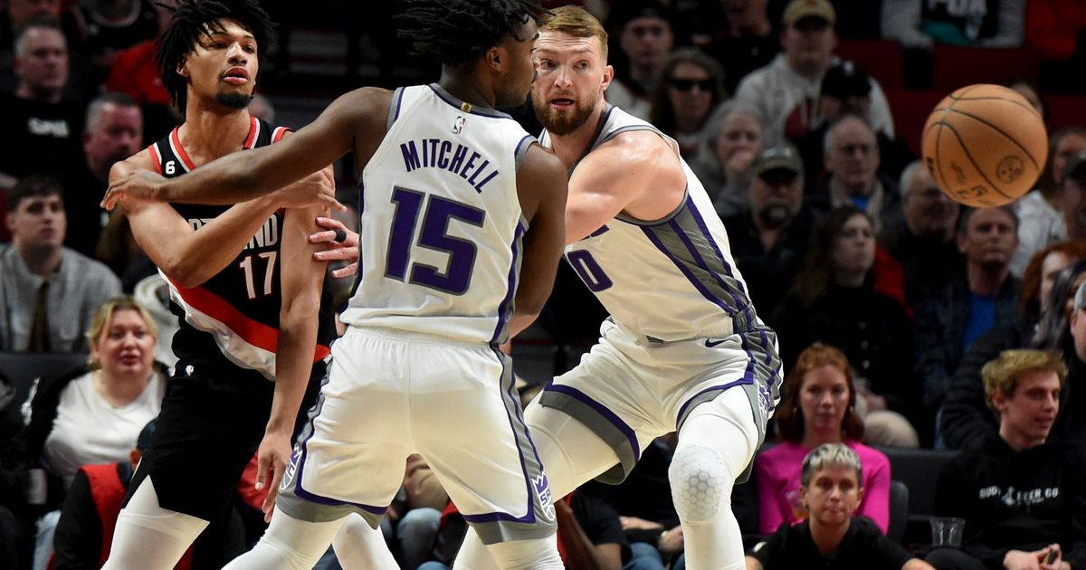 Kings Clinch Playoff Berth with 138-114 Win Over Blazers, Fox Scores 20 Points
