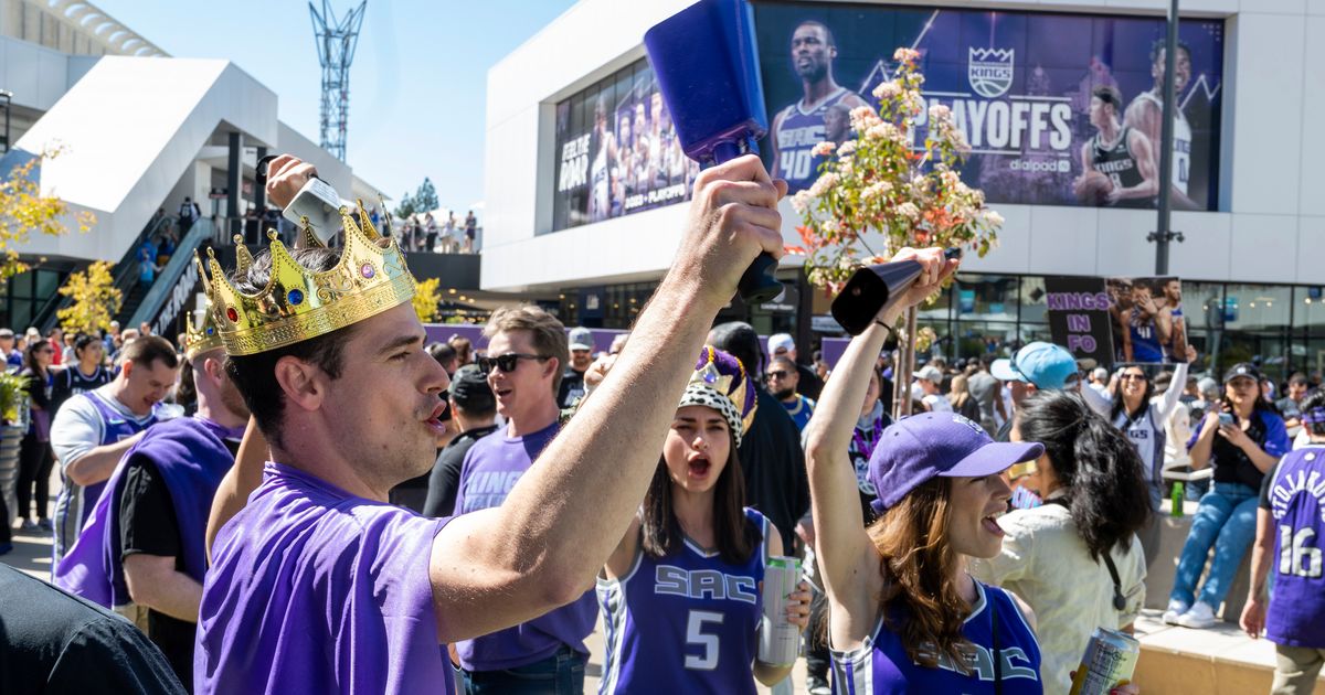 Kings Fans Urged Not to Bring Cowbells to Game 3 at Warriors