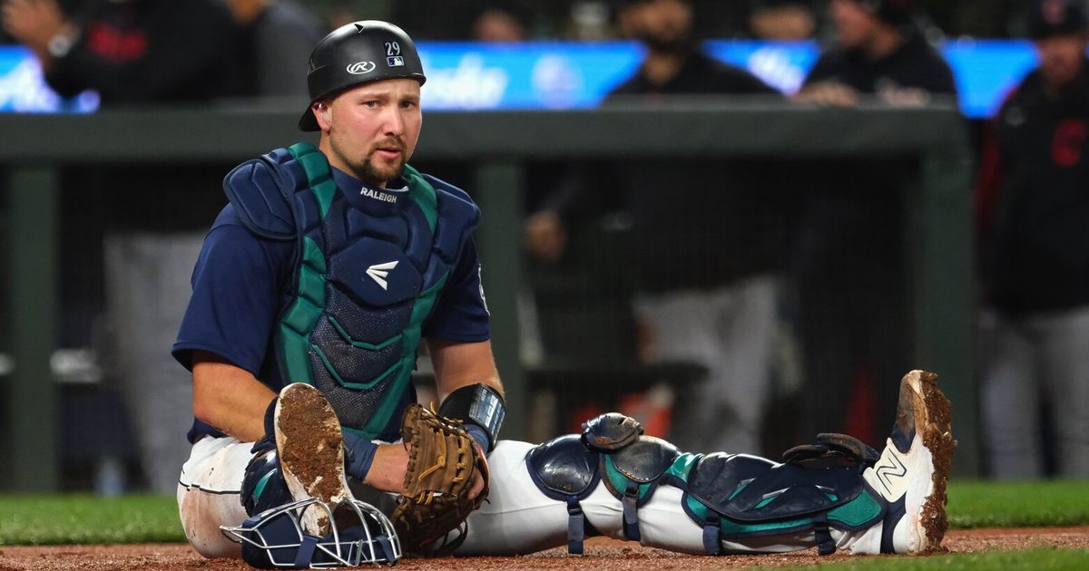 Mariners and Guardians Face Off in Baseball Game