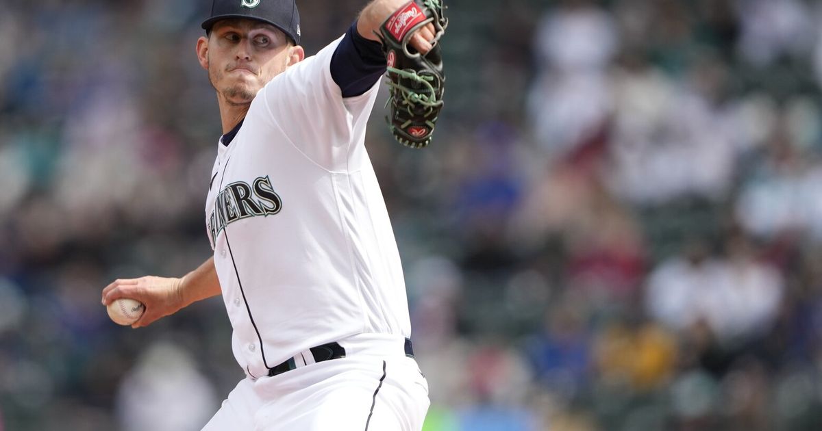 Mariners Reap Benefits of Retaining Chris Flexen on Roster