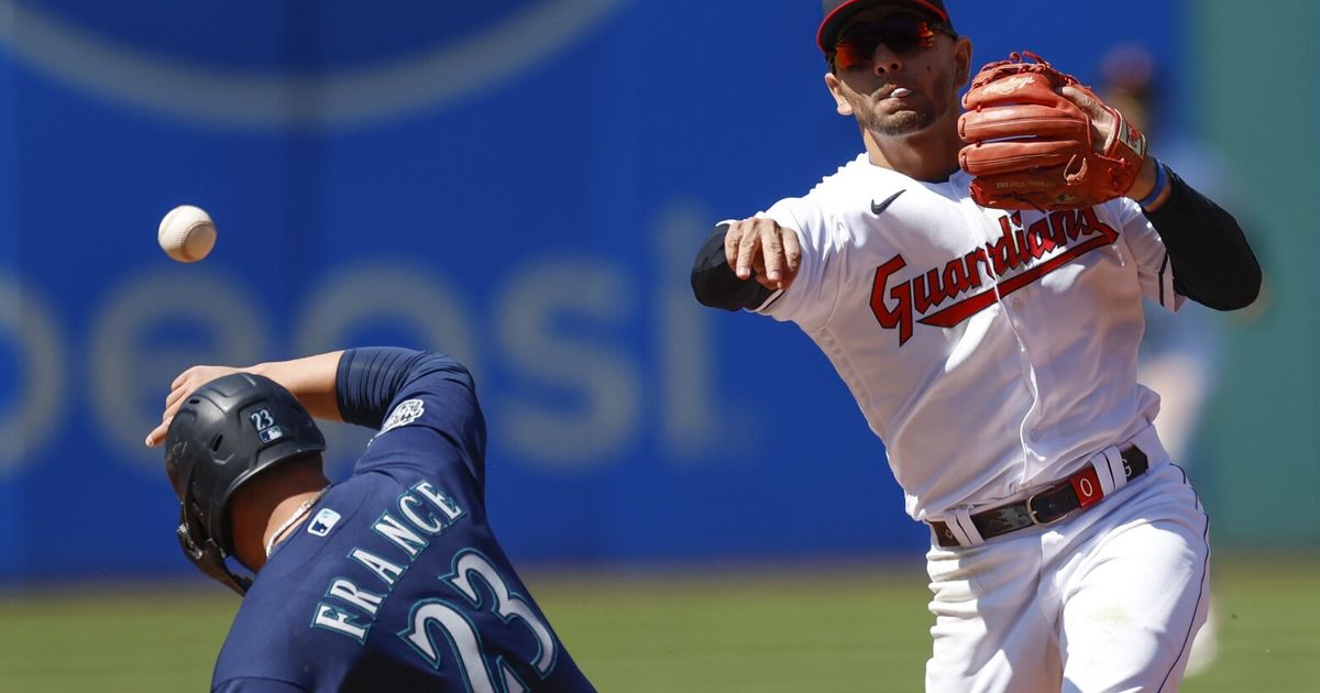Mariners Unable to Complete Sweep of Guardians Despite Numerous Chances