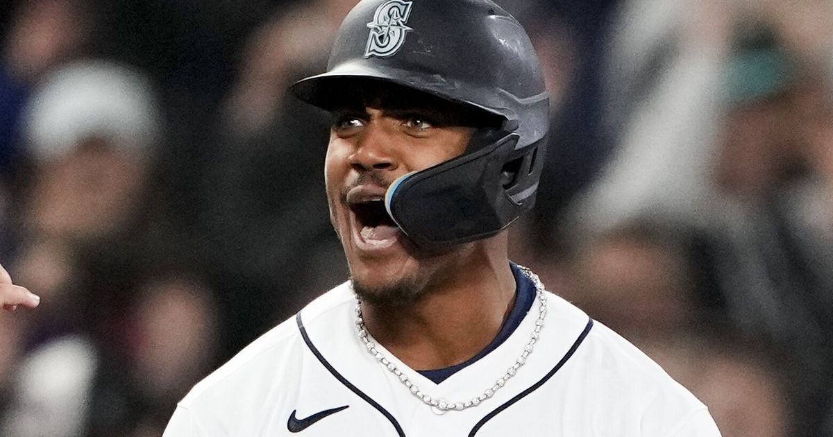Mariners Win Third Straight Game Behind Julio Rodriguez's Spark