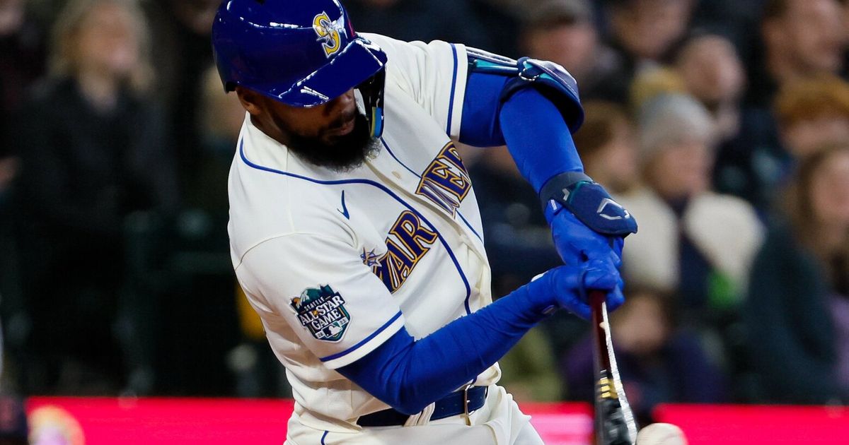 Teoscar Hernandez Records First Hit with Seattle Mariners on Double