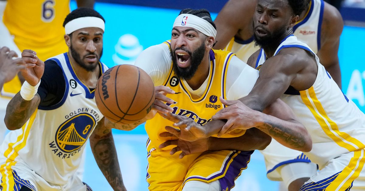 Anthony Davis Suffers Injury in Lakers' Game 5 Loss to Warriors