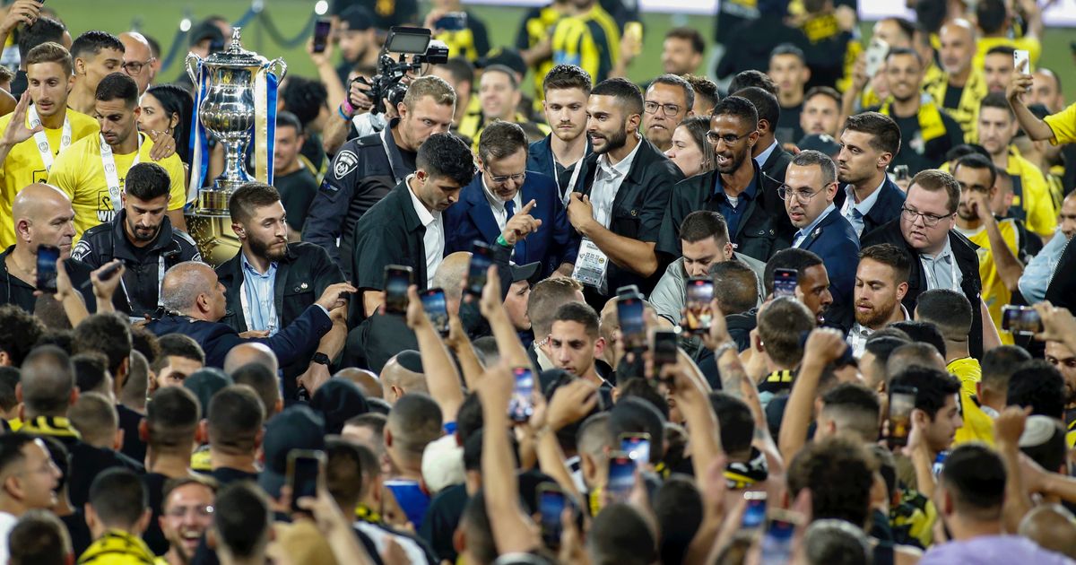 Beitar Jerusalem to Receive Trophy After Fans Celebrate Soccer Tournament Victory by Storming Field