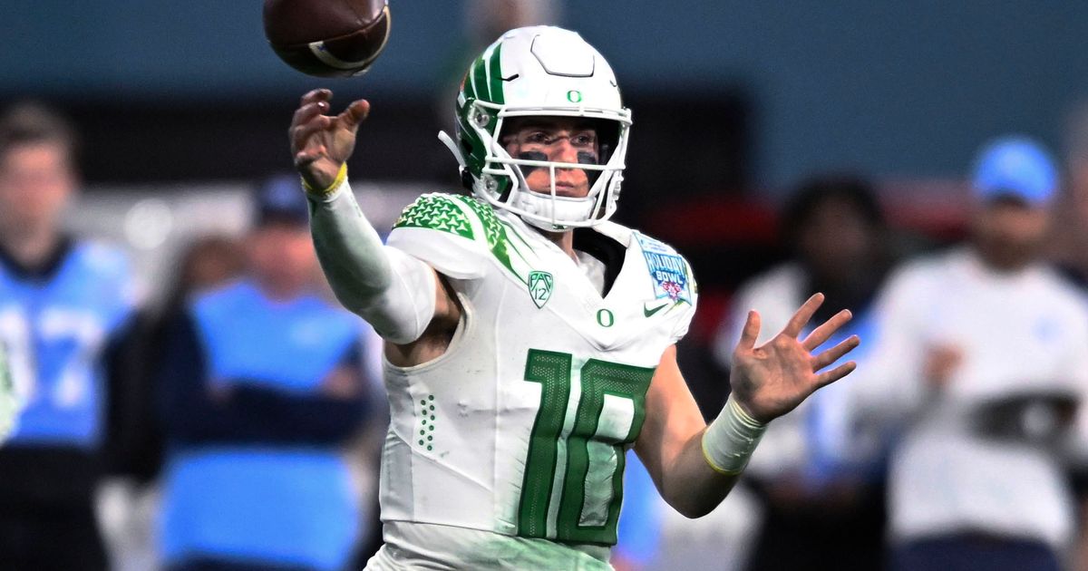 Bo Nix Looks to Build on Last Season's Success with Oregon