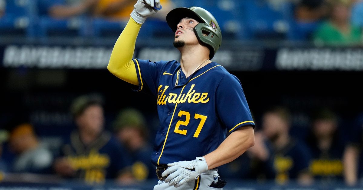 Brewers' Adames Suffers Injury After Being Hit by Foul Ball in Dugout, Placed on Injured List