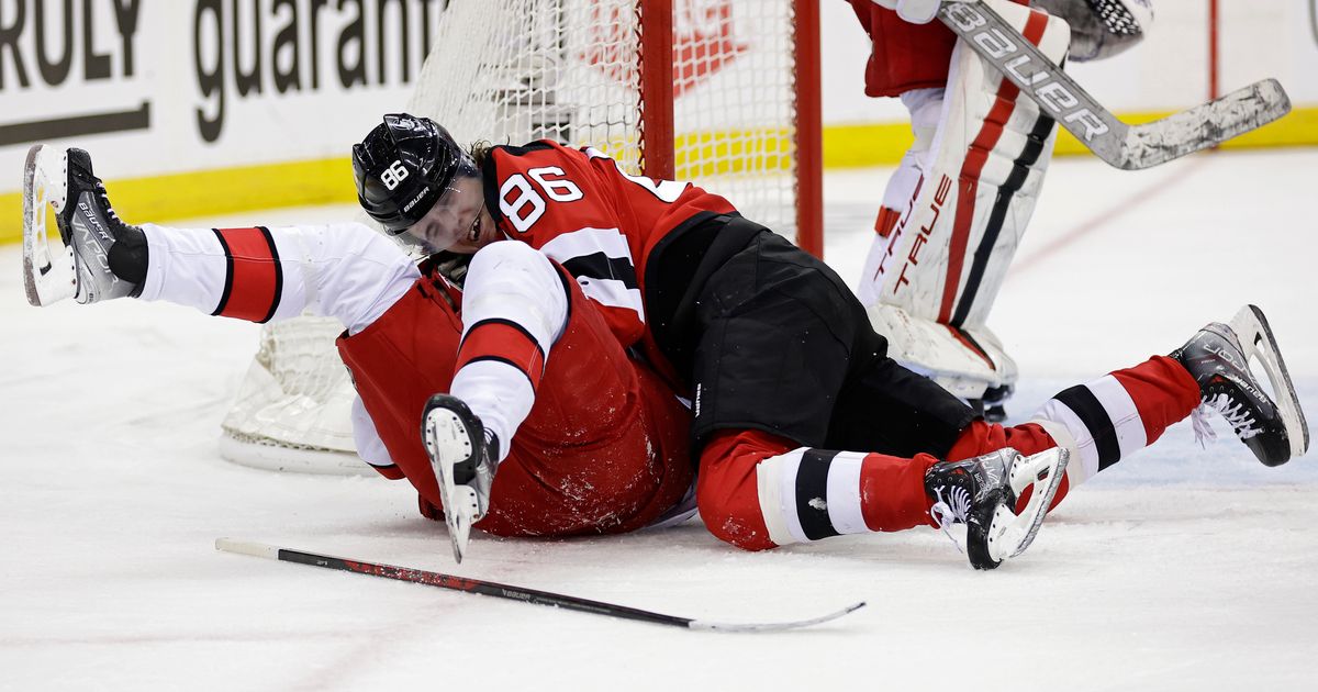 Carolina Hurricanes Lose 8-4 to New Jersey Devils in Game 3, Series Deficit Now 2-1
