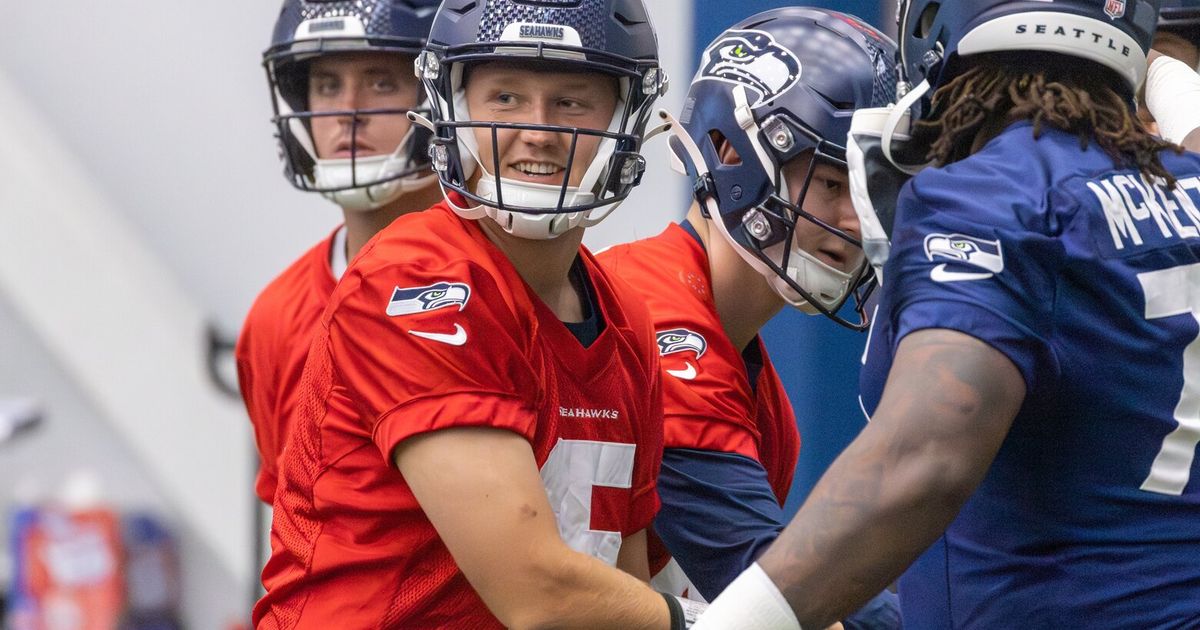 Holton Ahlers in Position to Secure Seahawks' Third Quarterback Role with Contract in Hand