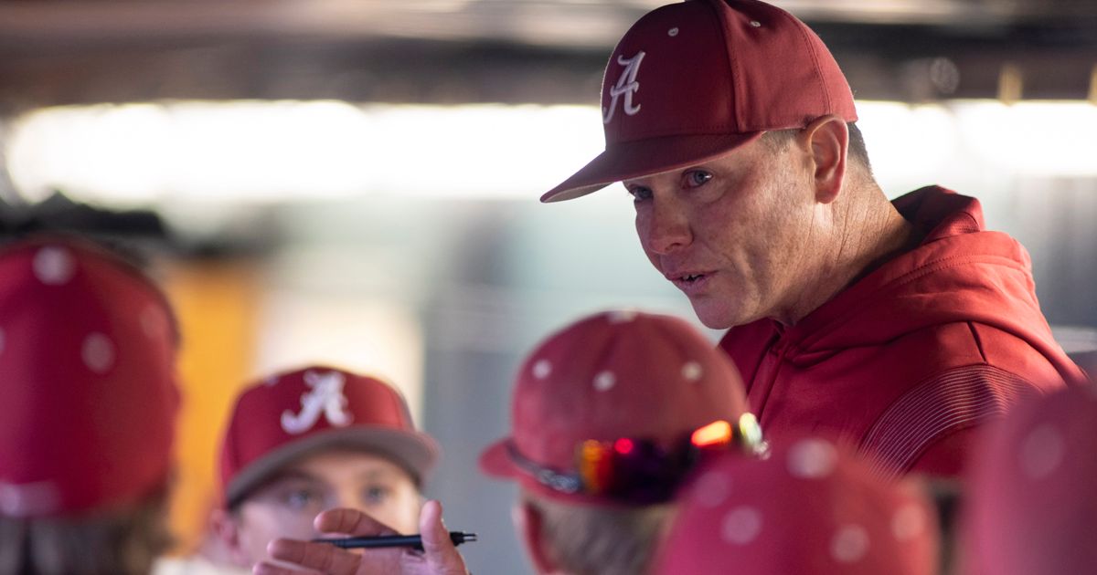 Indiana Man Investigated for Alleged Gambling Involving Alabama, Cincinnati Baseball: AP Sources