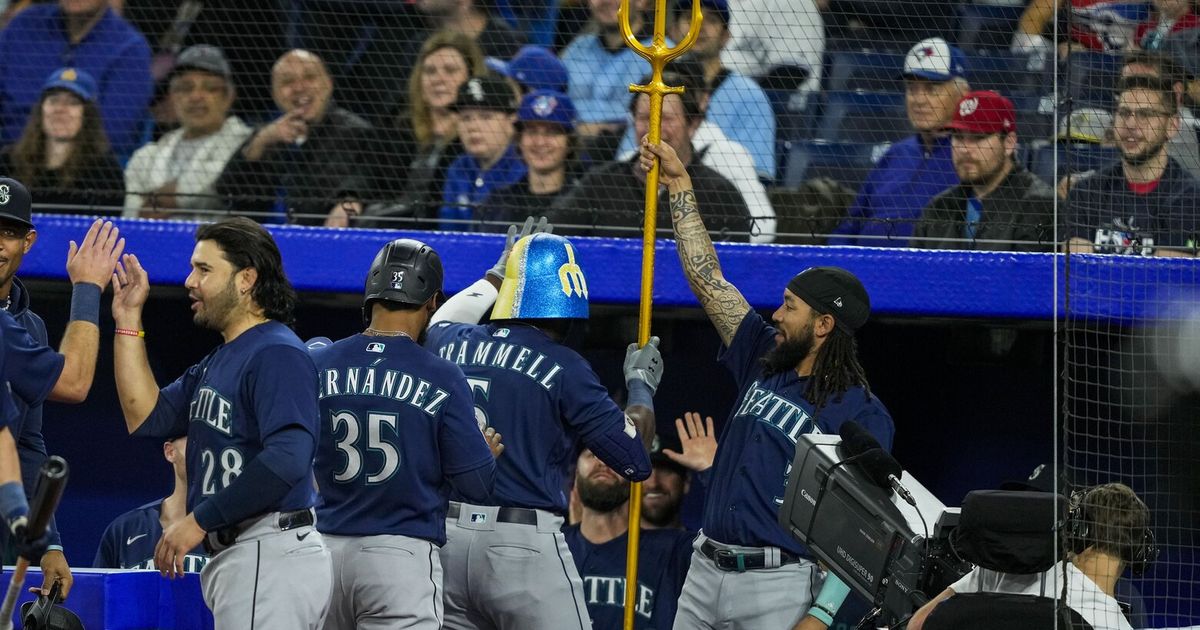 Mariners Defeat Blue Jays in 10th Inning on Cal Raleigh's Home Run