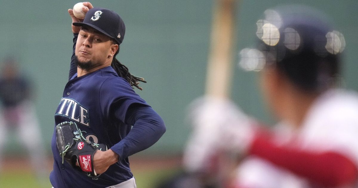 Mariners Fall to Red Sox 9-4 Despite Luis Castillo's Stellar Performance