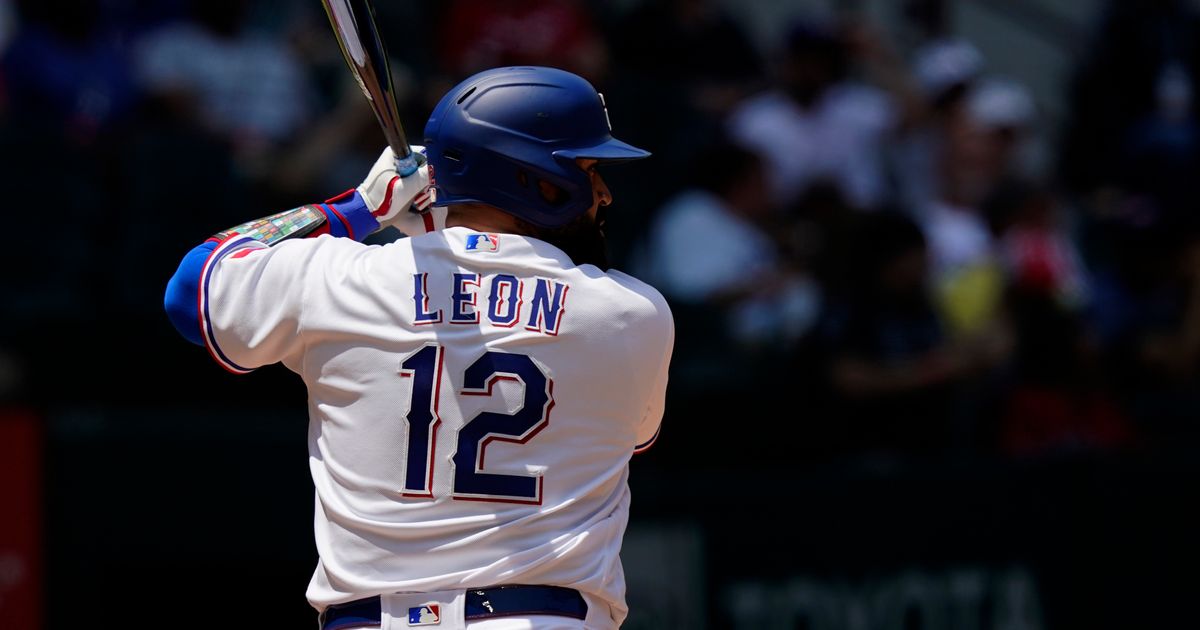 Sandy León Recounts Terrifying Moment When Her Young Daughter Fell Into a Pool