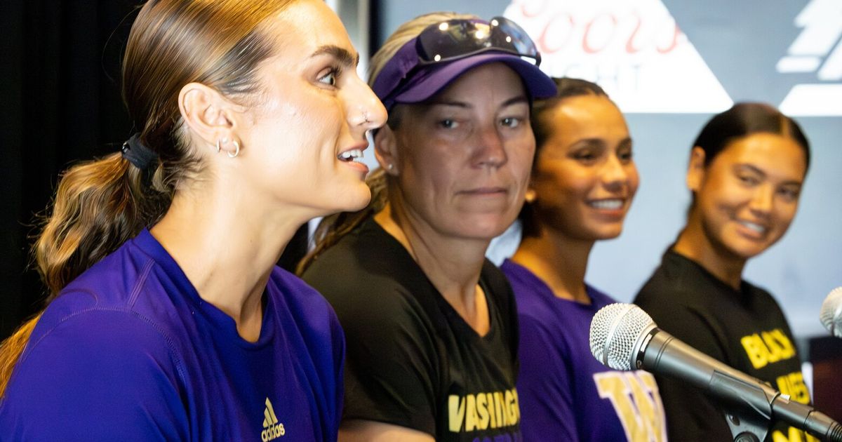 UW Softball Aims to Overcome Last Season's Early NCAA Regional Exit