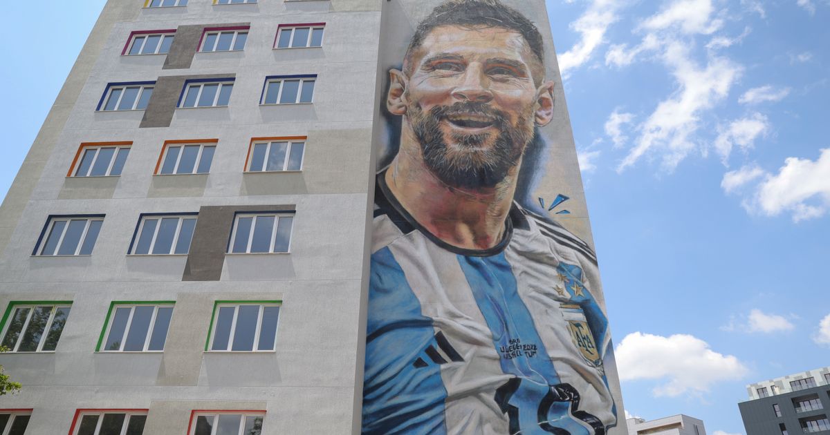 Albanians Celebrate as Messi Mural to be Installed on Student Dormitory in Tirana