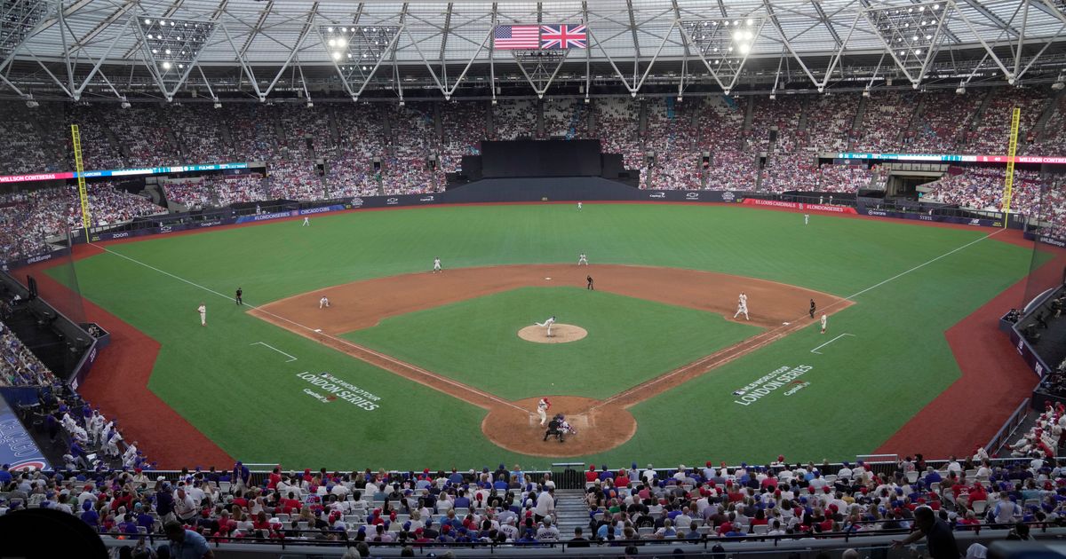 Chicago Cubs Defeat St. Louis Cardinals 9-1 in MLB's Return to London, with Ian Happ Hitting Two Home Runs