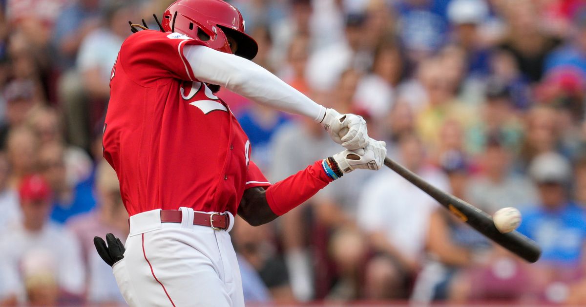 De la Cruz Records First Major League Home Run and Triple in Same Game for Reds