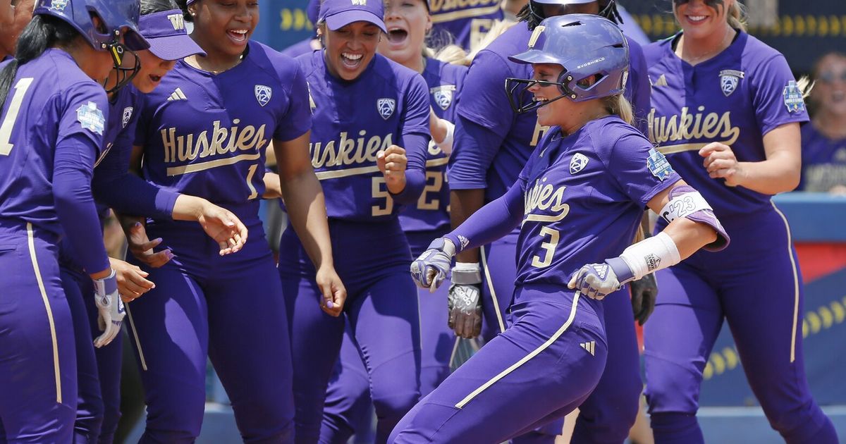 Husky Softball Team Secures Victory Over Utah in Opening Game of Women's College World Series