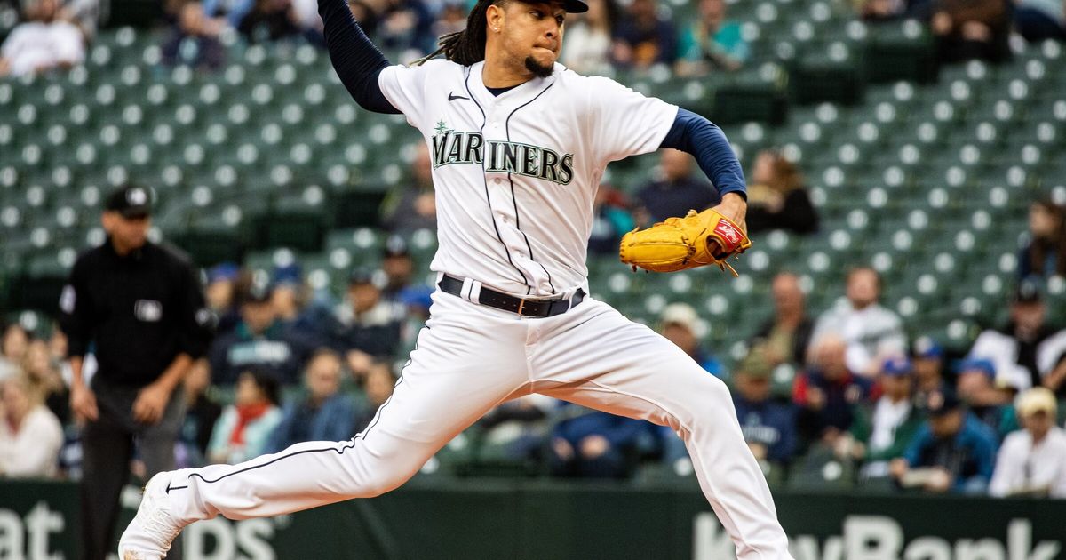 Mariners and Marlins Face Off in Interleague Baseball Game