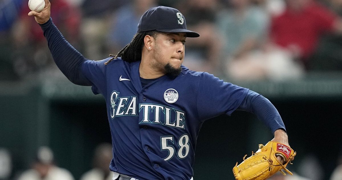 Mariners Lose Out on Luis Castillo Gem, Fall to Rangers