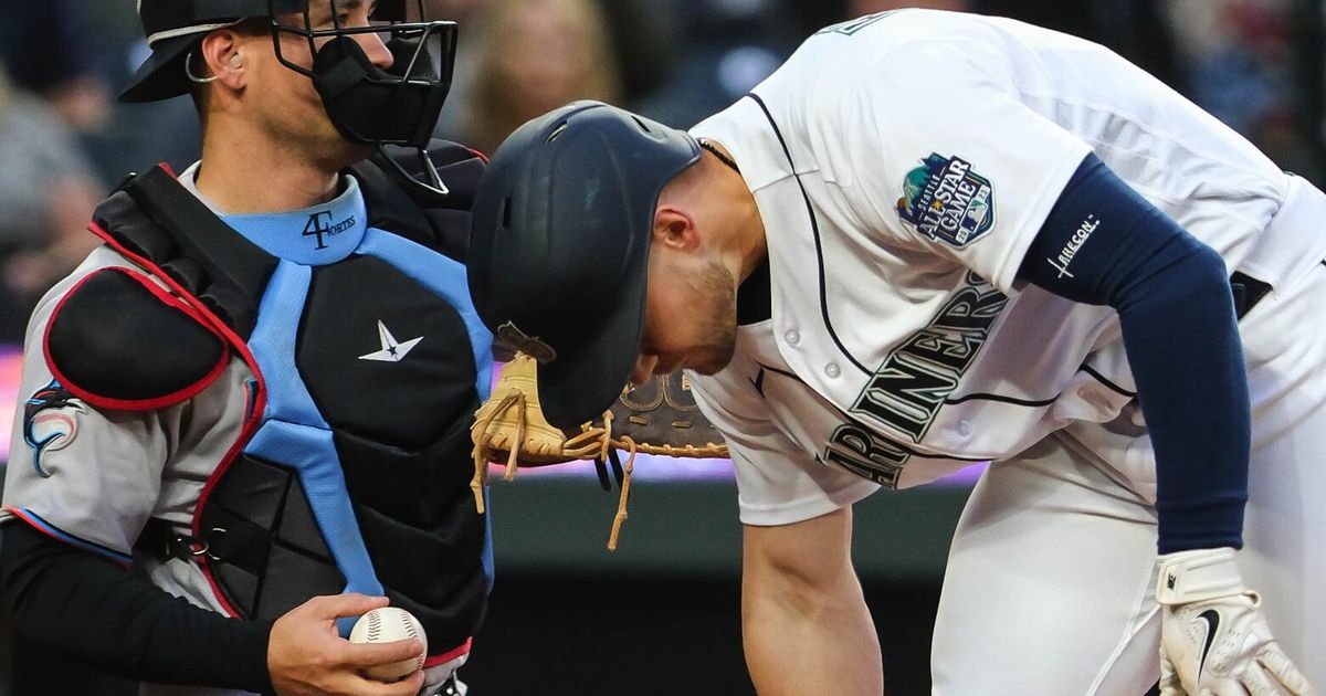 Mariners' Reaction to Jarred Kelenic's Recent Struggles at the Plate