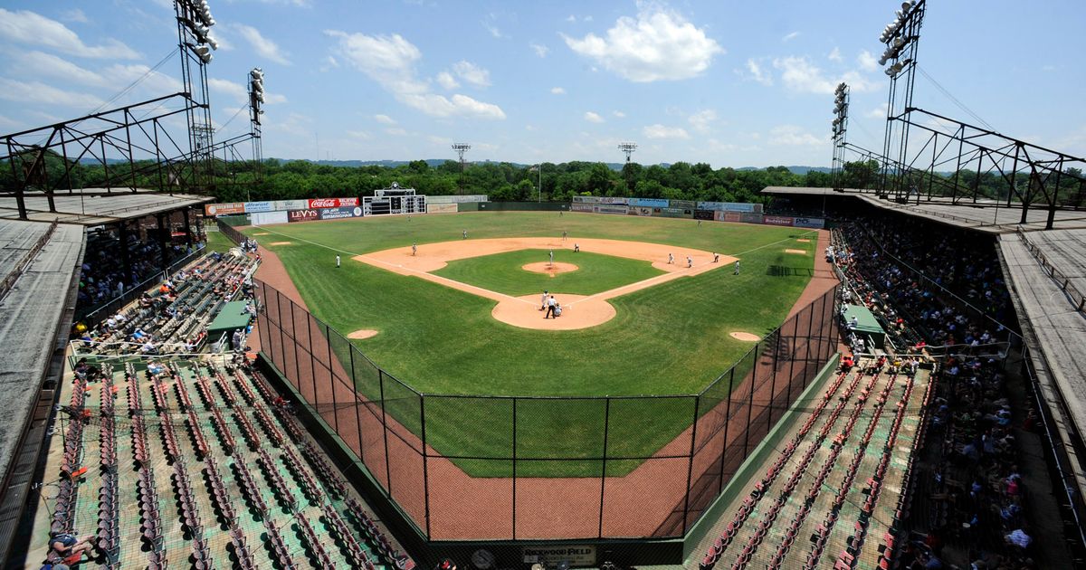MLB to Host Negro Leagues Tribute Game at Rickwood Field in Honor of Willie Mays in June 2021