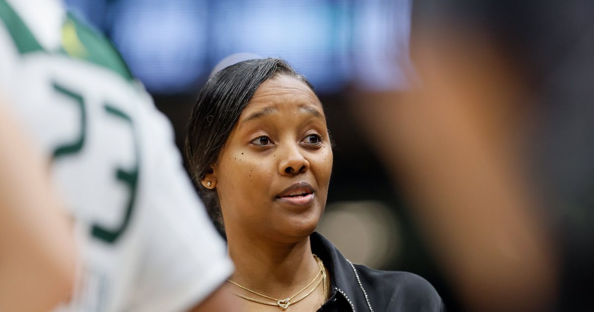 Noelle Quinn, Seattle Storm Head Coach, Expresses Disappointment in Team's Defensive Performance: "We Don't Talk Enough"