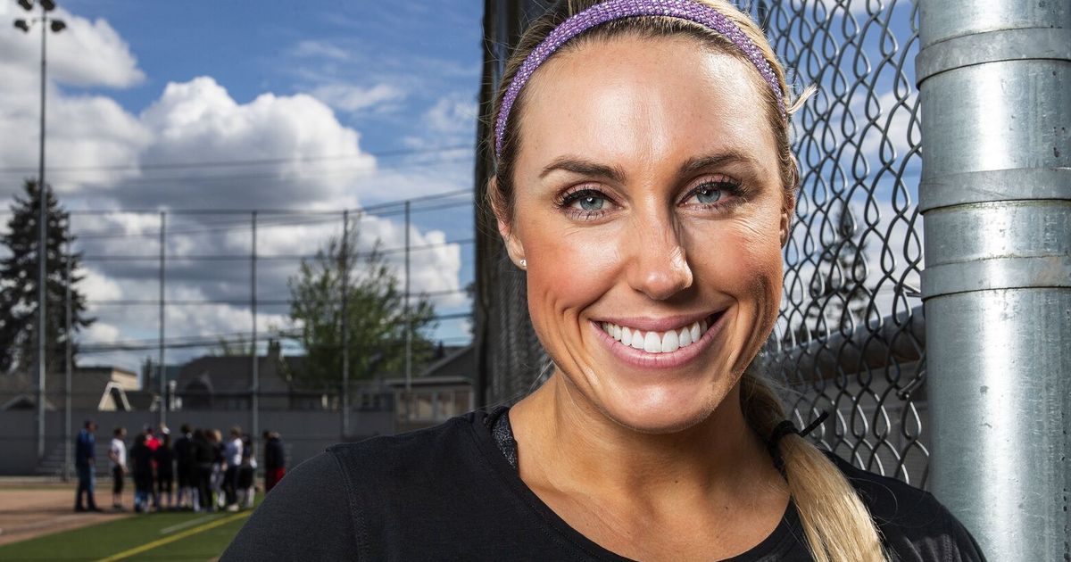 Ruby Meylan and Danielle Lawrie: A Special Connection between a Current UW Pitcher and a Softball Legend