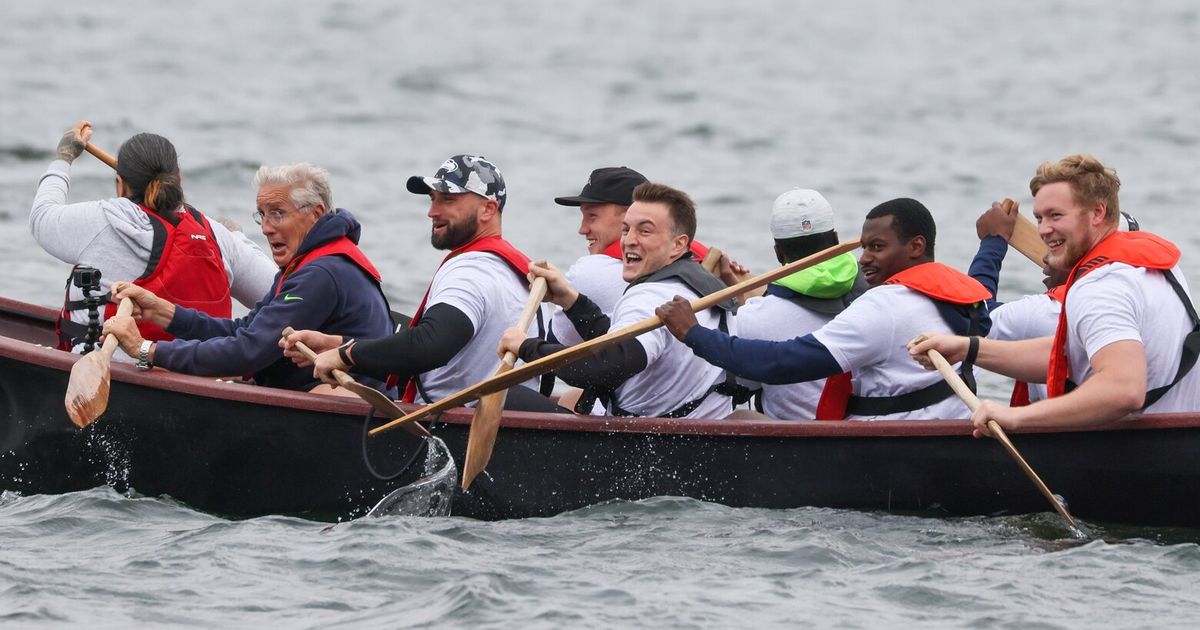 Seahawks Rookies Participate in Team-Building Exercise on Lake Washington