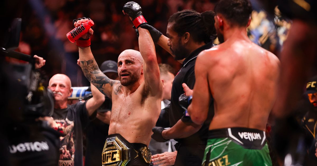 Alexander Volkanovski Defeats Jeremy Rodriguez by Third-Round TKO to Claim Featherweight Title at UFC 290