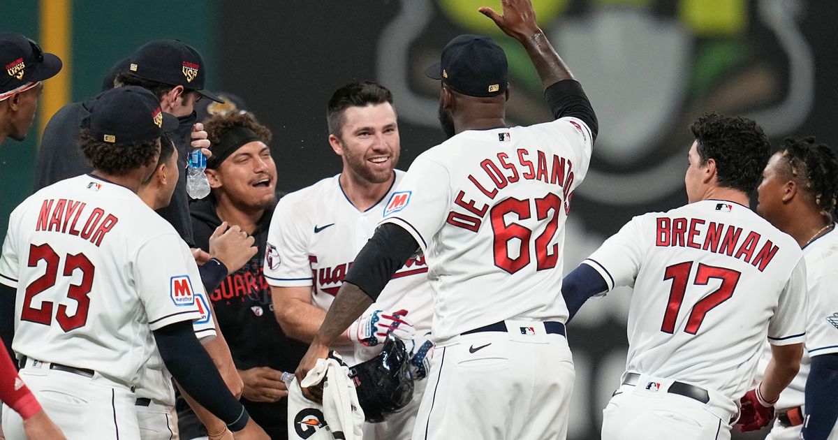 Cleveland Indians Break Atlanta Braves' Winning Streak with 6-5 Victory Thanks to 10th Inning Hit from Franmil Reyes